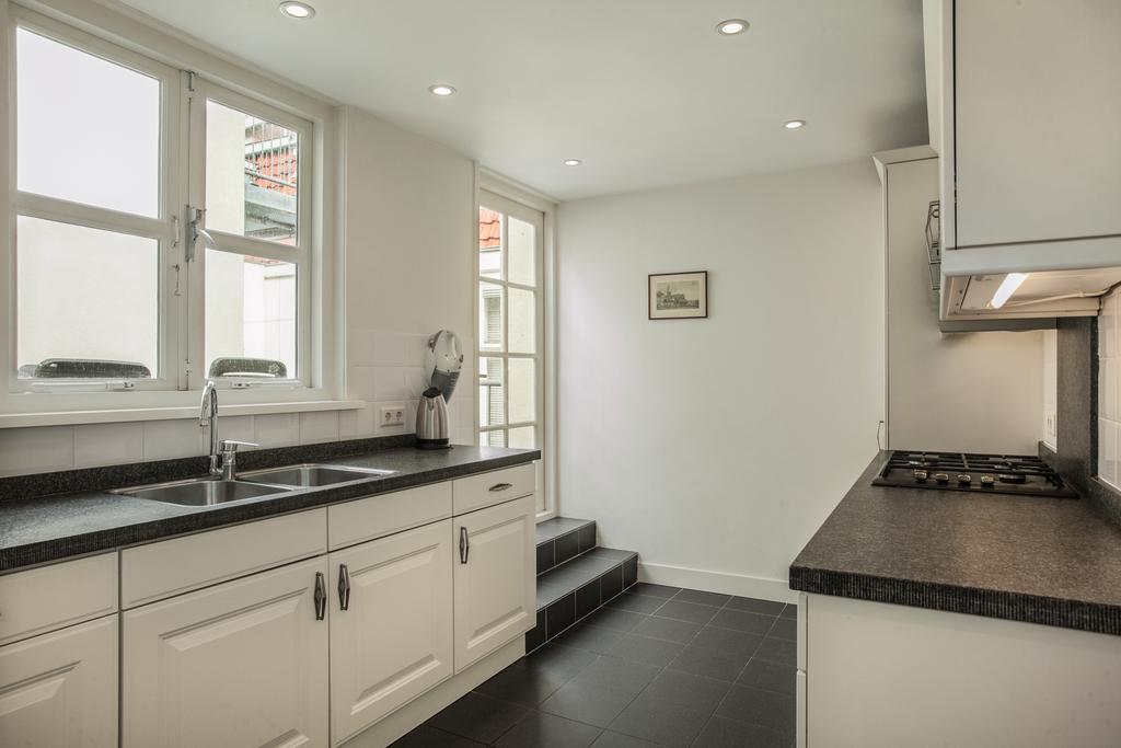 Stayci Serviced Apartments Noordeinde 헤이그 외부 사진