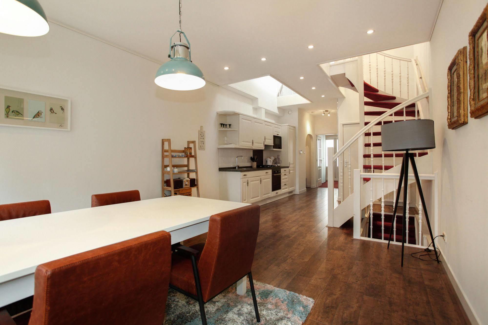 Stayci Serviced Apartments Noordeinde 헤이그 외부 사진