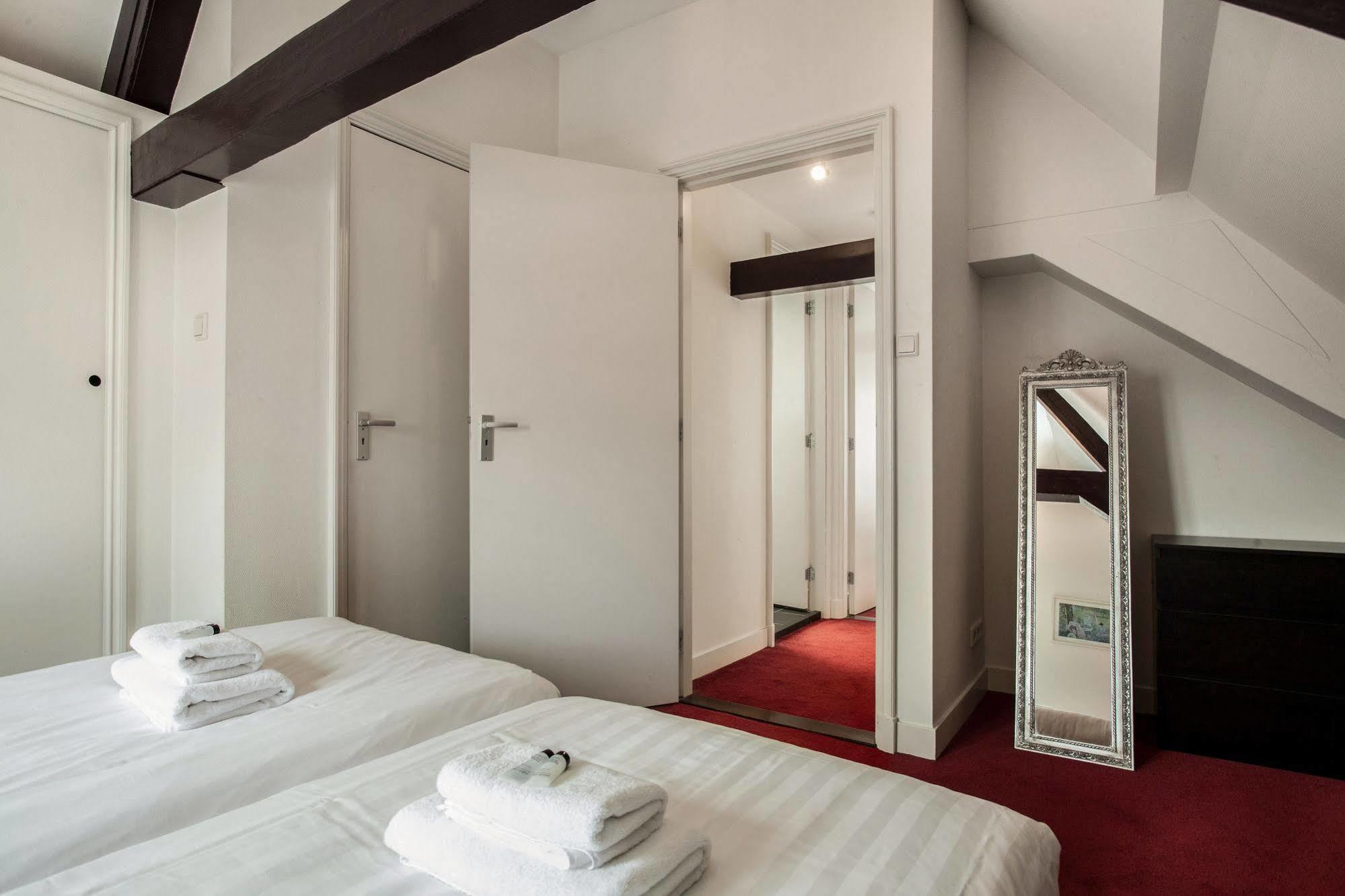 Stayci Serviced Apartments Noordeinde 헤이그 외부 사진